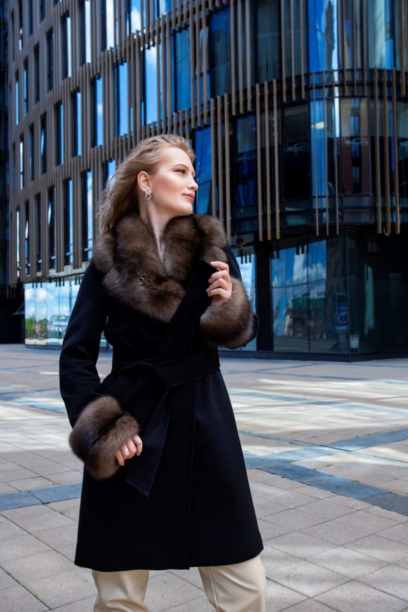 Полупальто из кашемира с соболем