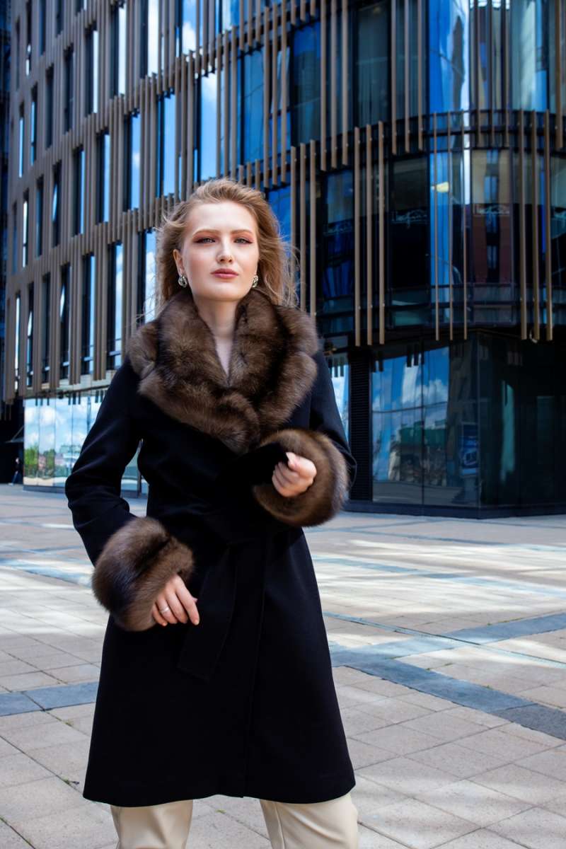 Полупальто из кашемира с соболем