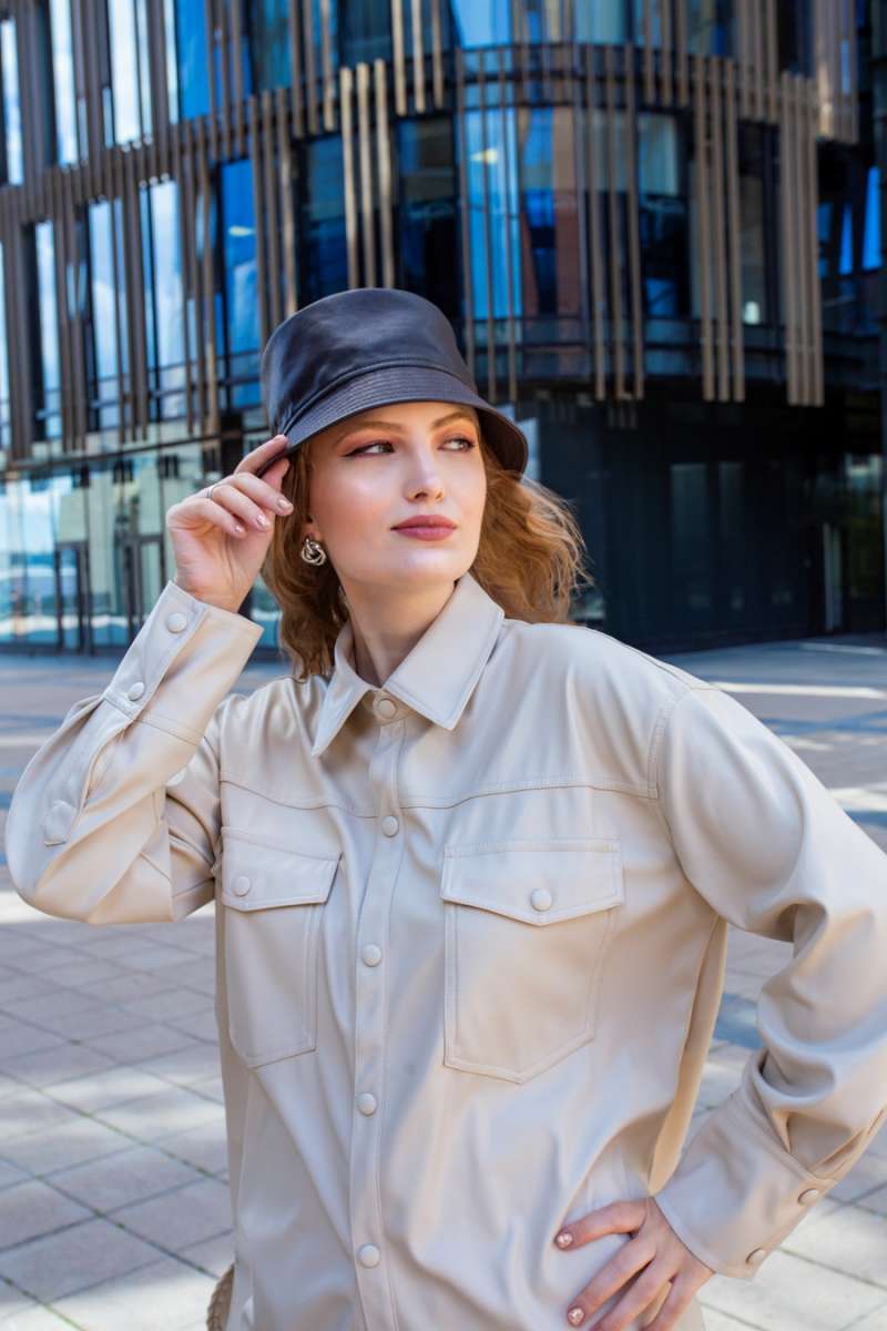 Шляпа из кожи