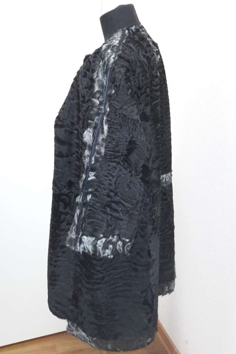 Пальто из каракуля (отделка металлизированный каракуль)